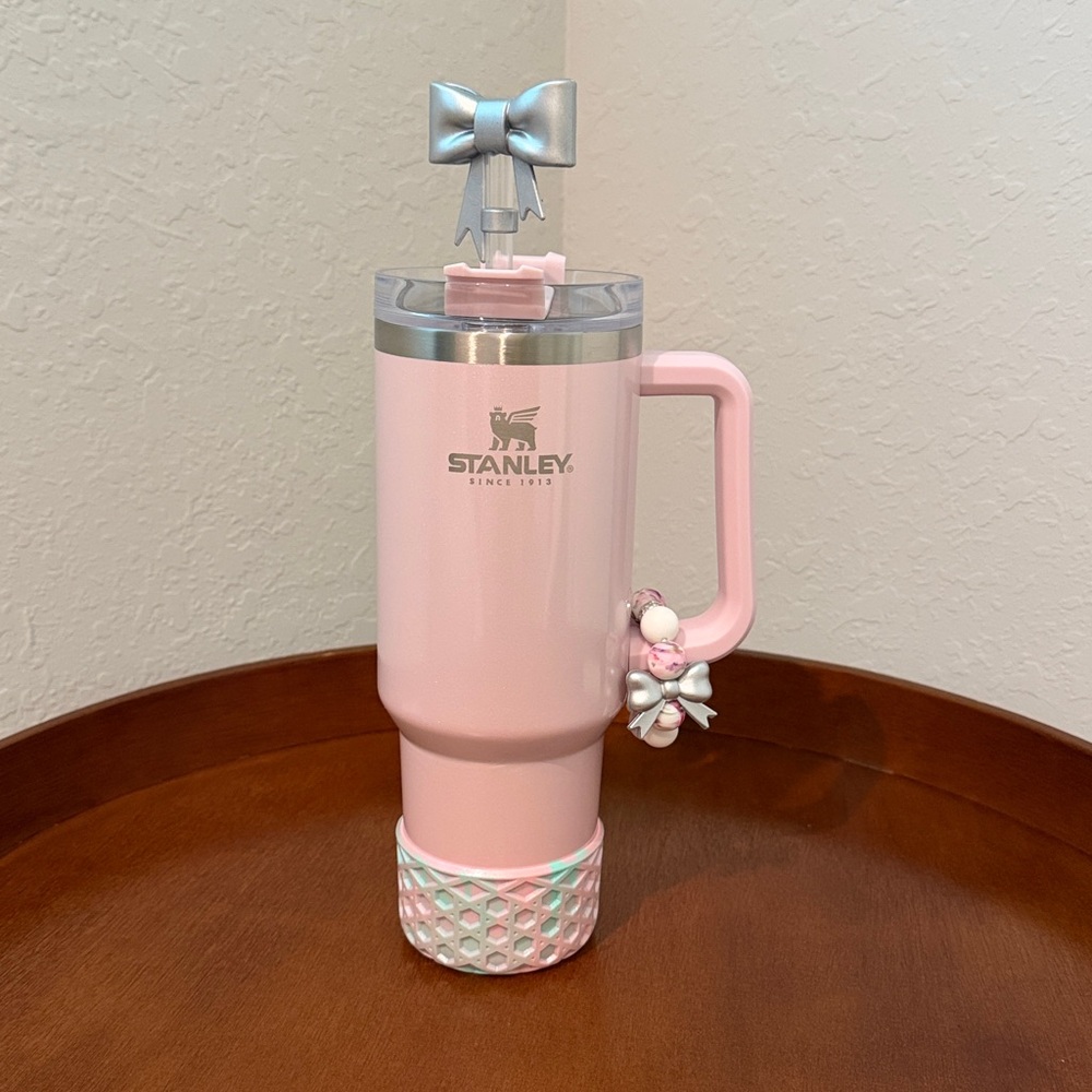 EUC OG Stanley 40oz Target Exclusive Pink Pearlescent - Picture 9 of 9